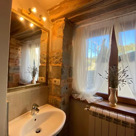 Holiday home Salvia - House With Pool - Jurdani