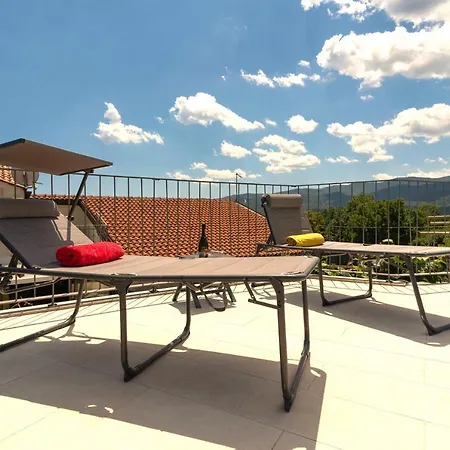 Salvia - House With Pool - * Jurdani